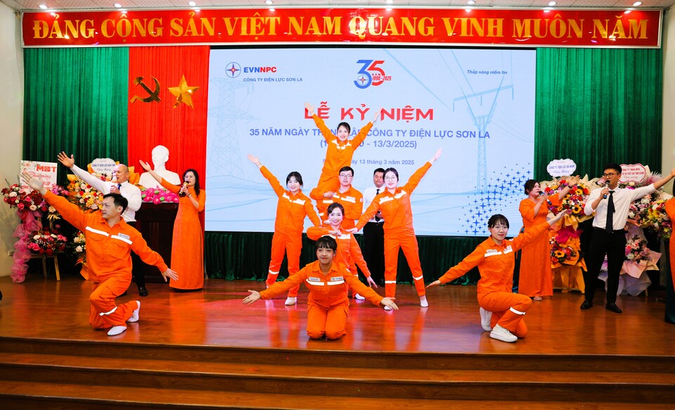 Kỷ niệm 35 năm Ngày thành lập Công ty Điện lực Sơn La